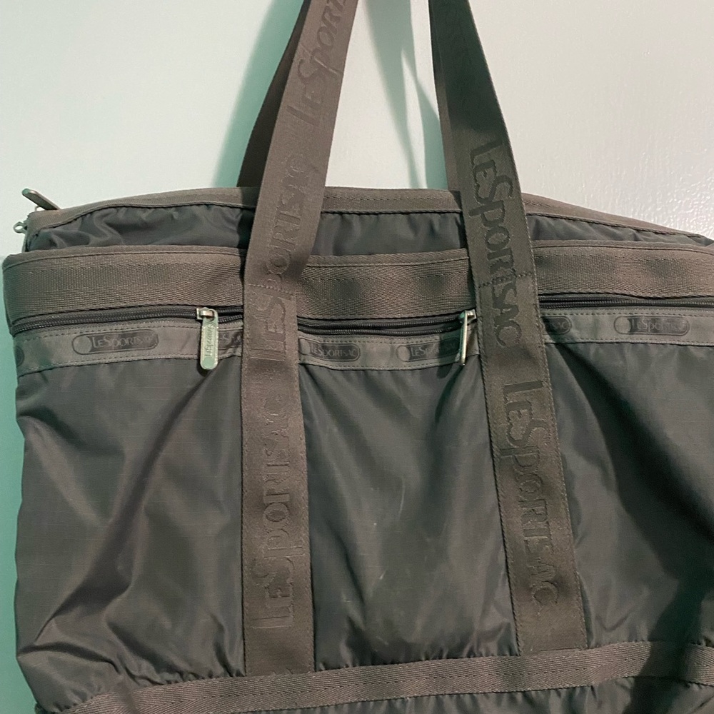 Grey lesportsac tote bag lightly used